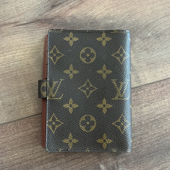 Louis Vuitton PM Agenda - Picture 3 of 14